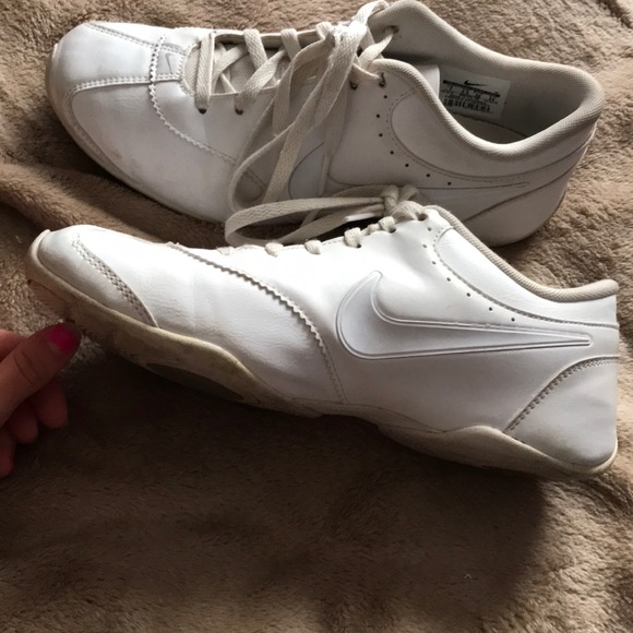 Nike Cheer Shoes - Picture 2 of 2